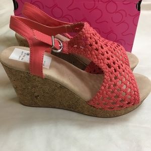 Sugar Jollie Coral Crochet Cork Wedge Size 10